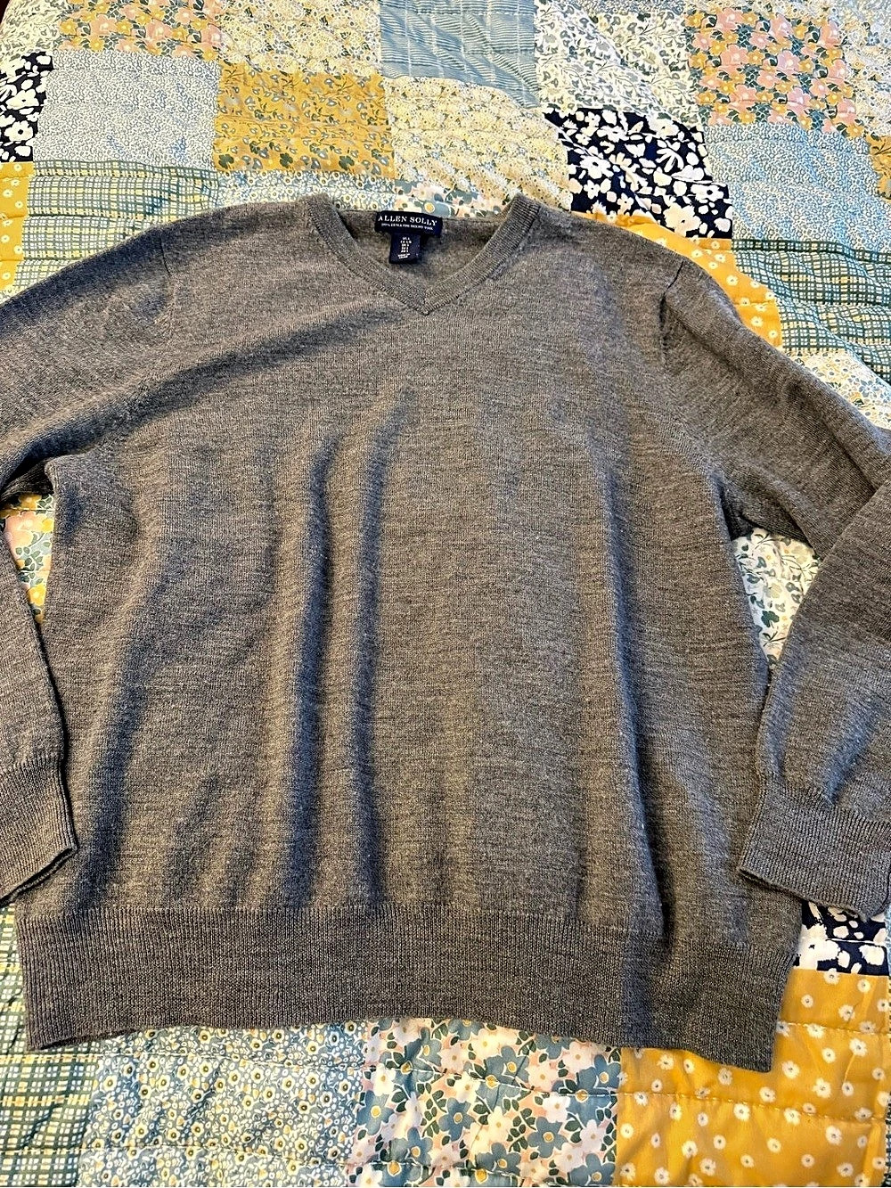 Allen Solly Extra Fine Merino Wool V-Neck Sweater Gray Large
